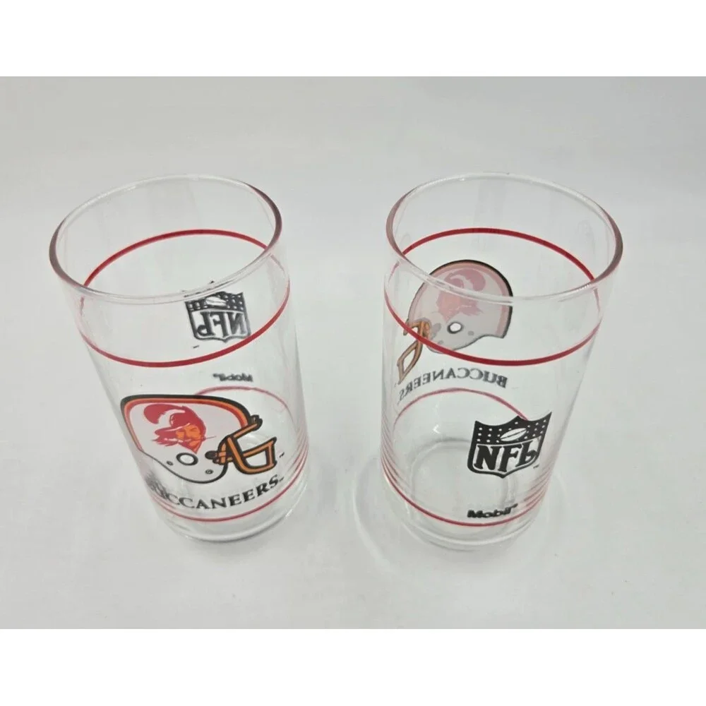 2 Vintage Tampa Bay Buccaneers Mobil NFL Glass Cup Bucco Bruce Logo Used